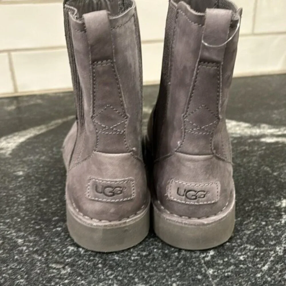 UGG Larra Charcoal Nubuck Leather Boots - Women's 7.5